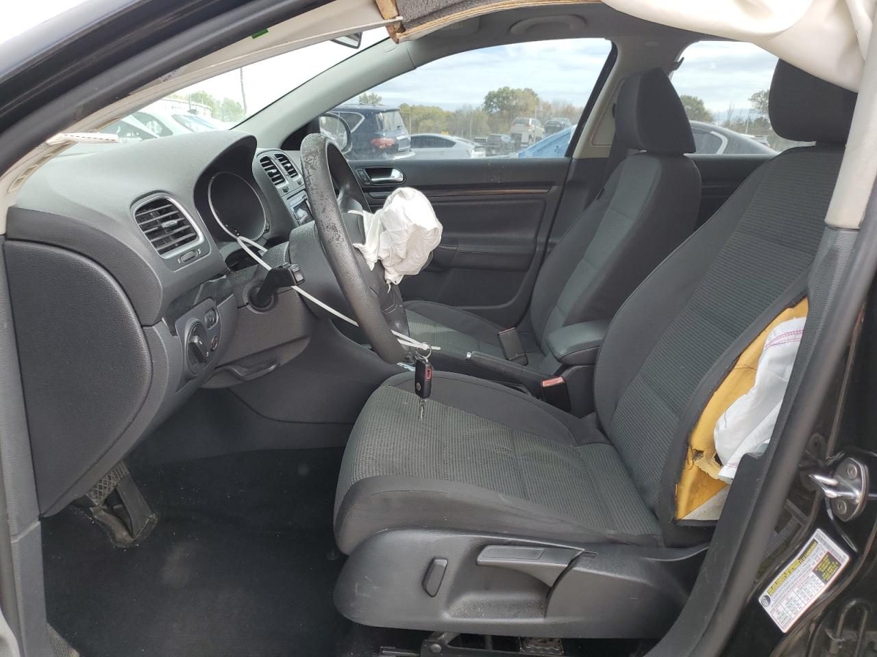 VOLKSWAGEN JETTA 2010 — 8