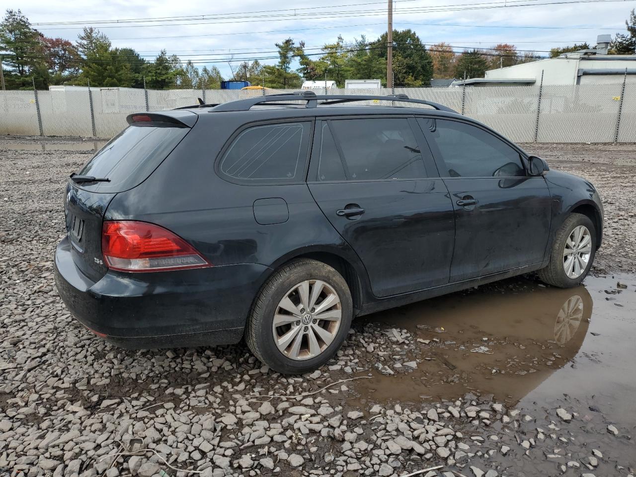 VOLKSWAGEN JETTA 2010 — 4