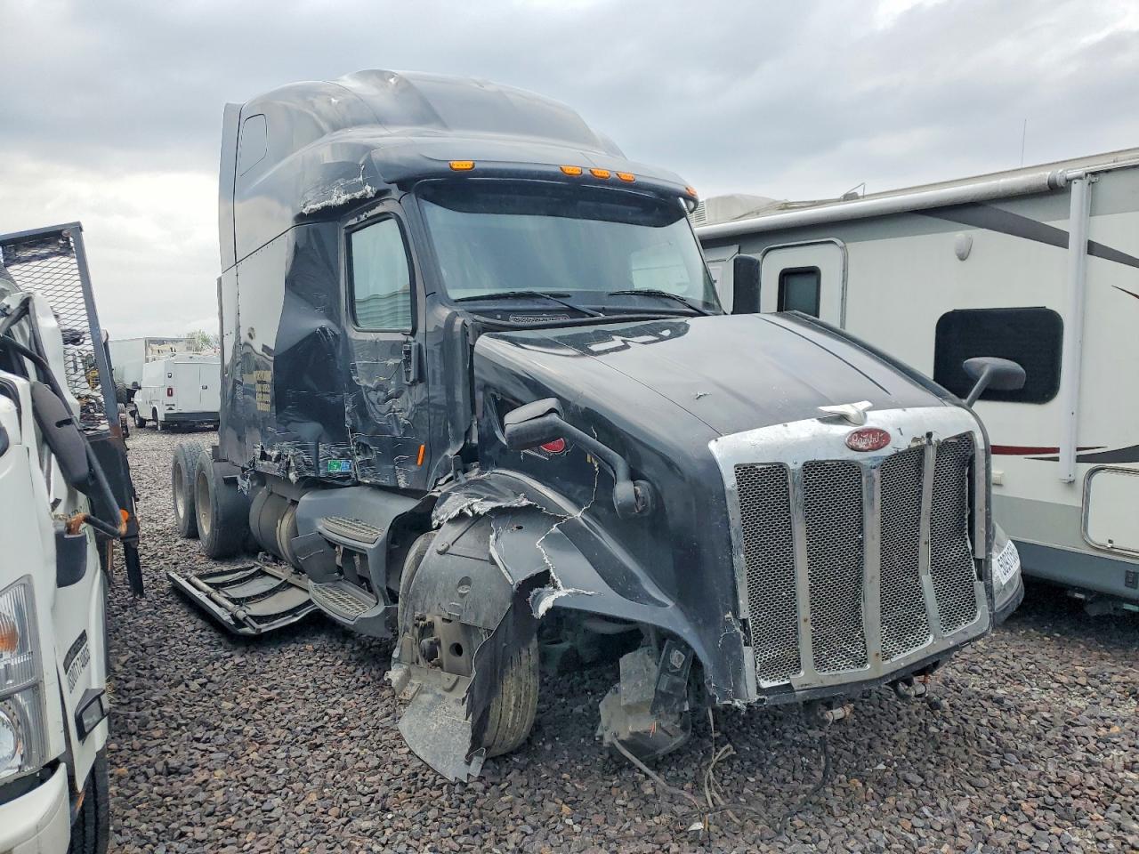 2019 PETERBILT 579