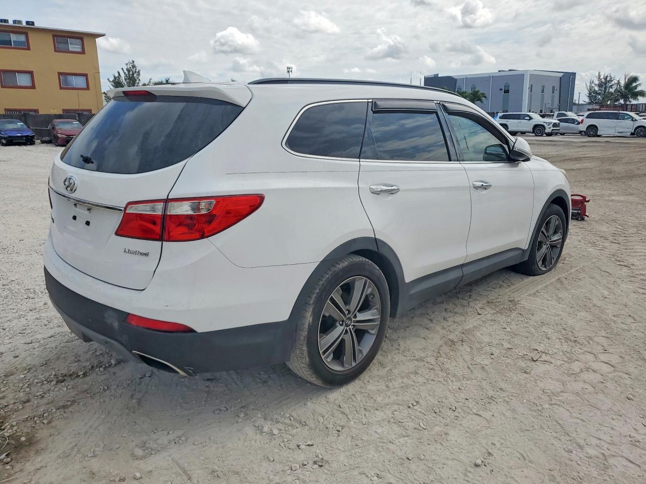 HYUNDAI SANTA FE 2013 — 4