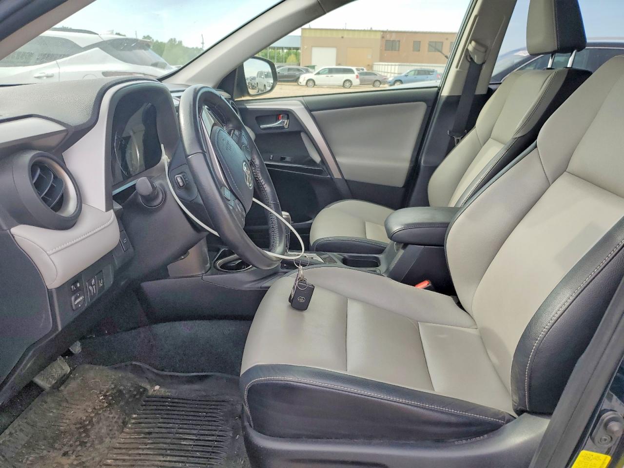 TOYOTA RAV4 HV 2017 — 8