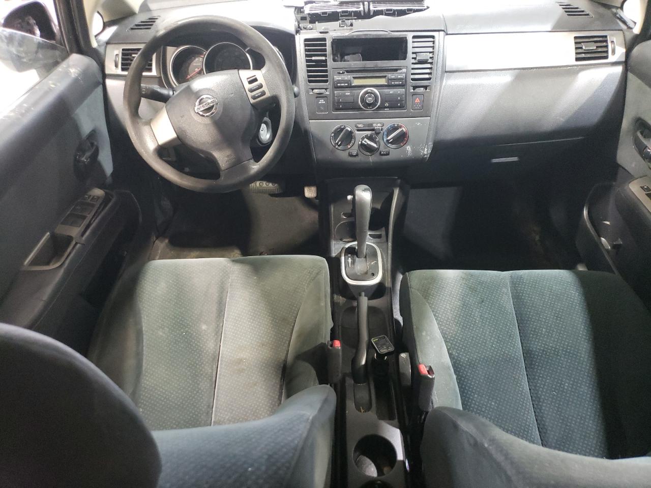 NISSAN VERSA 2010 — 9