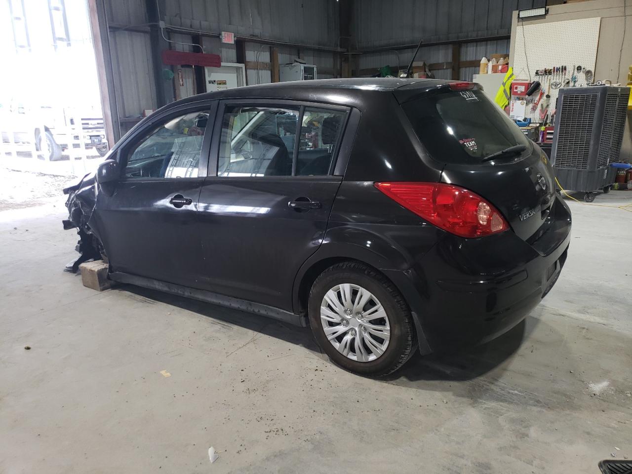NISSAN VERSA 2010 — 3