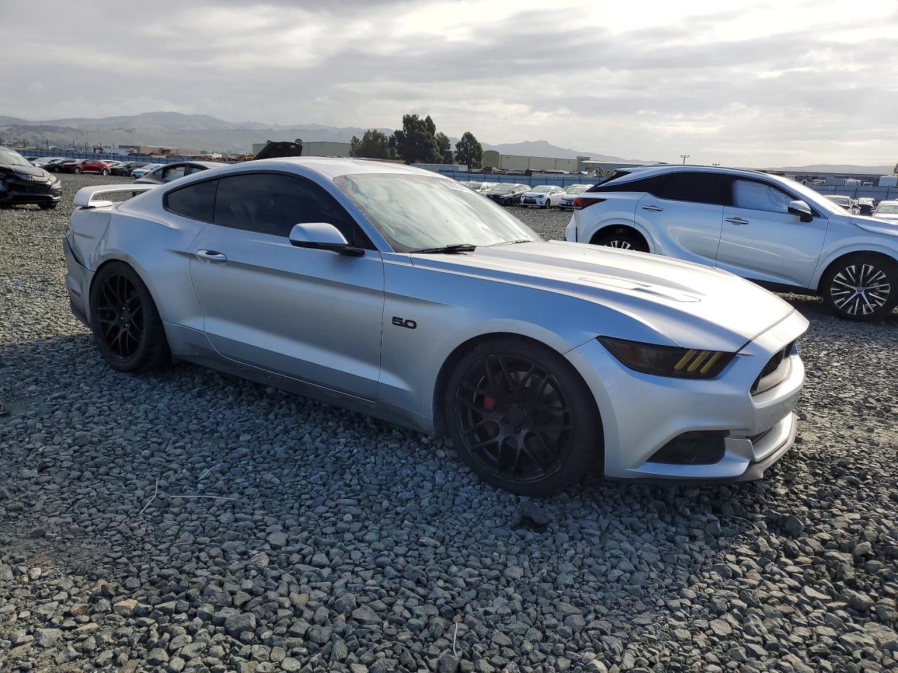 FORD MUSTANG 2017 — 5