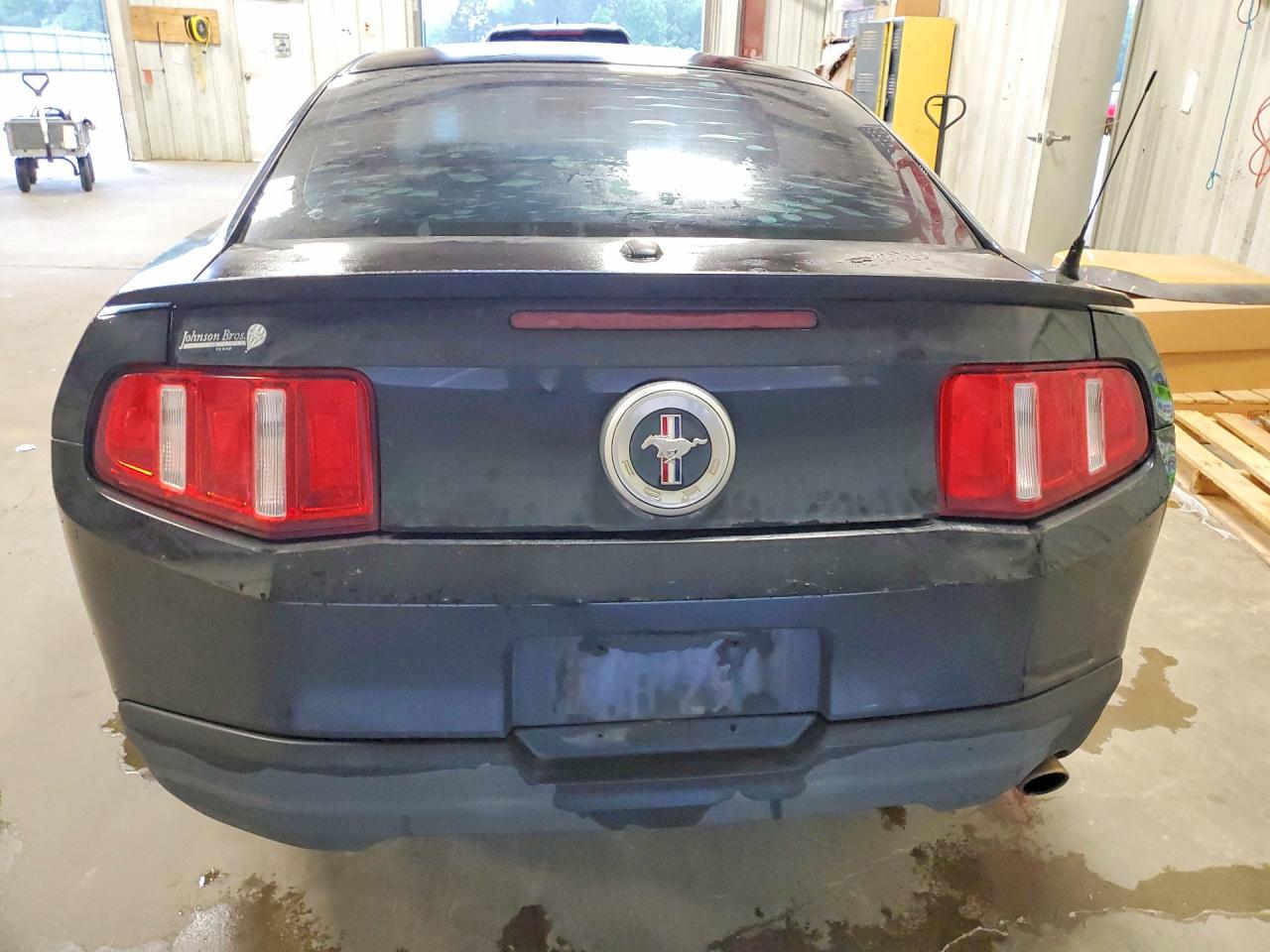 FORD MUSTANG 2010 — 7