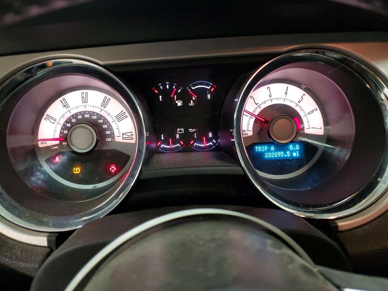 FORD MUSTANG 2010 — 10
