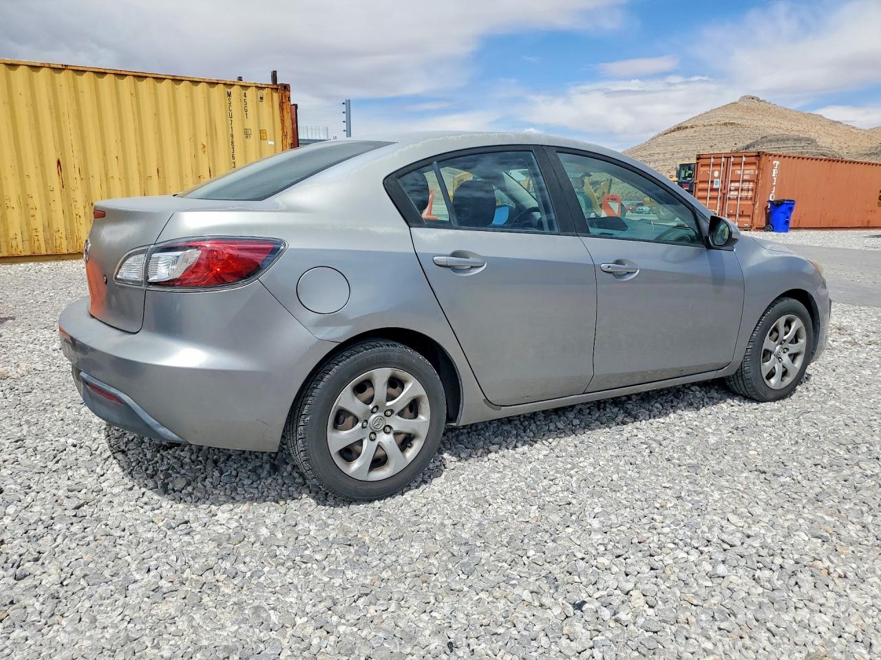 MAZDA 3 2011 — 4