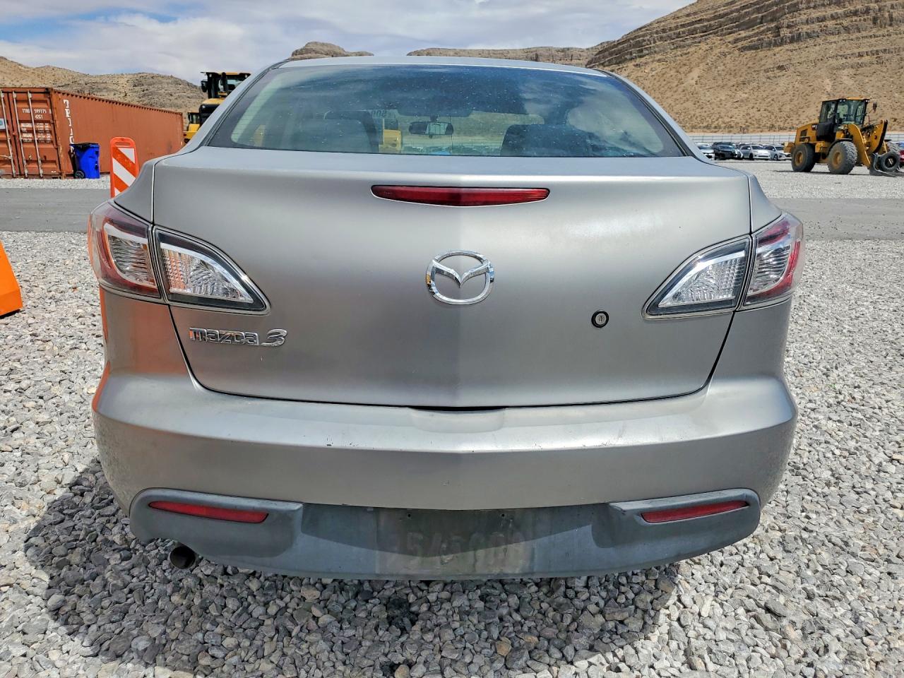 MAZDA 3 2011 — 7