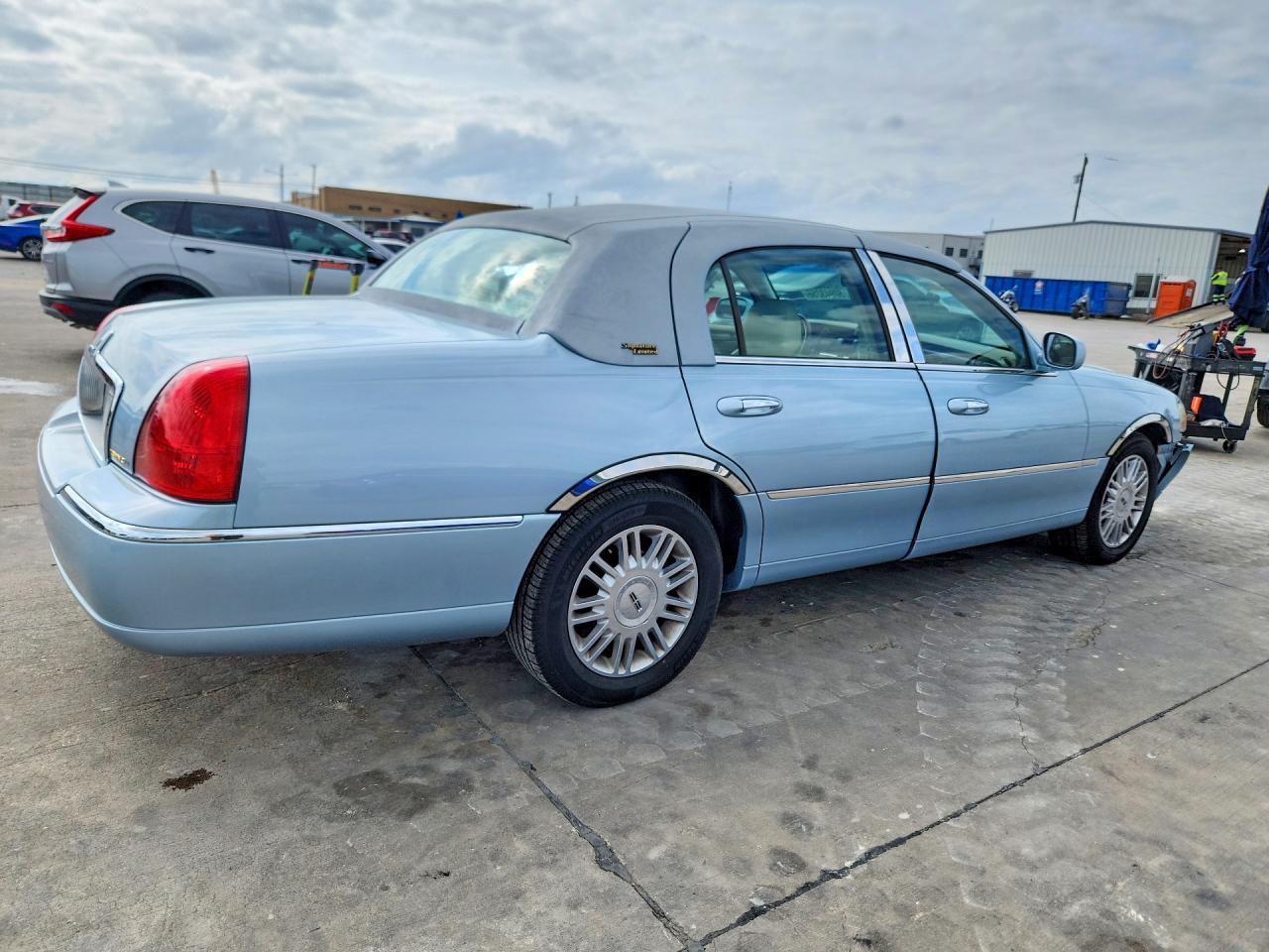 LINCOLN TOWN CAR 2008 — 4
