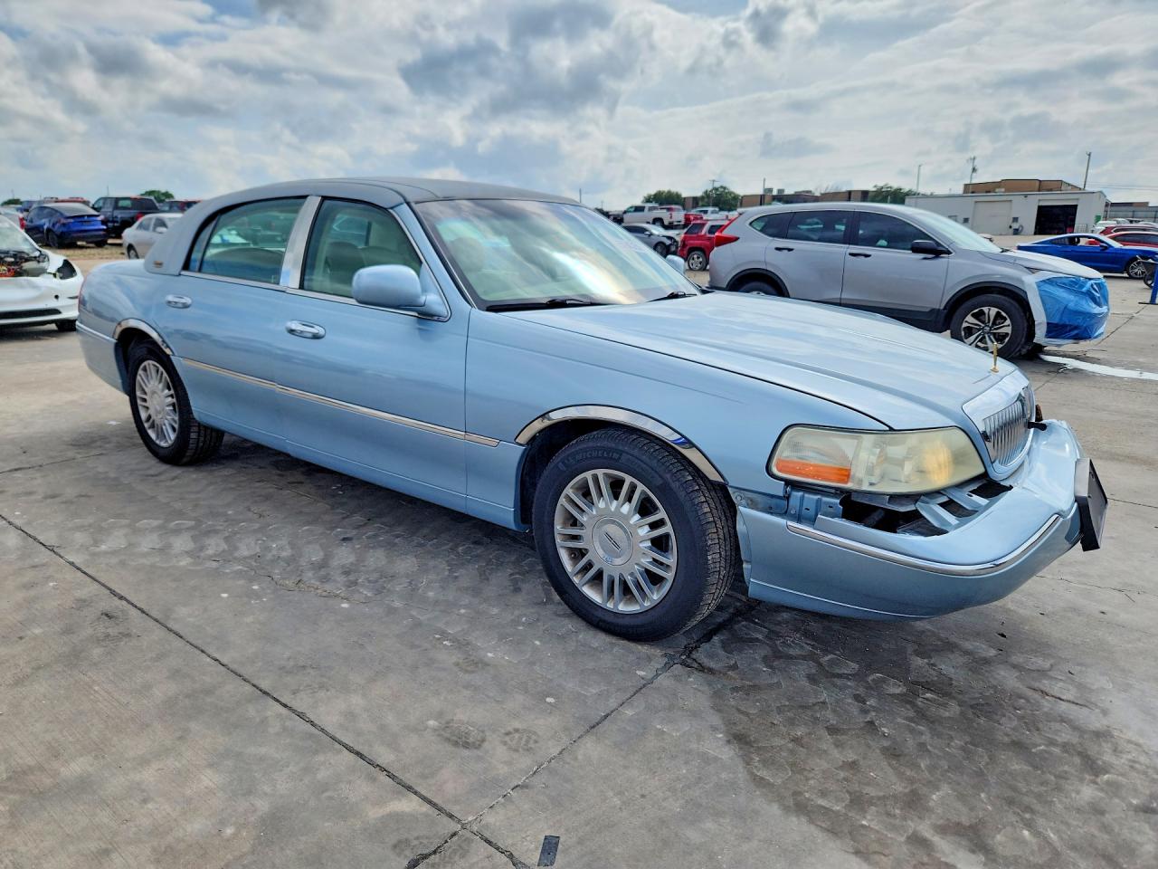 LINCOLN TOWN CAR 2008 — 5