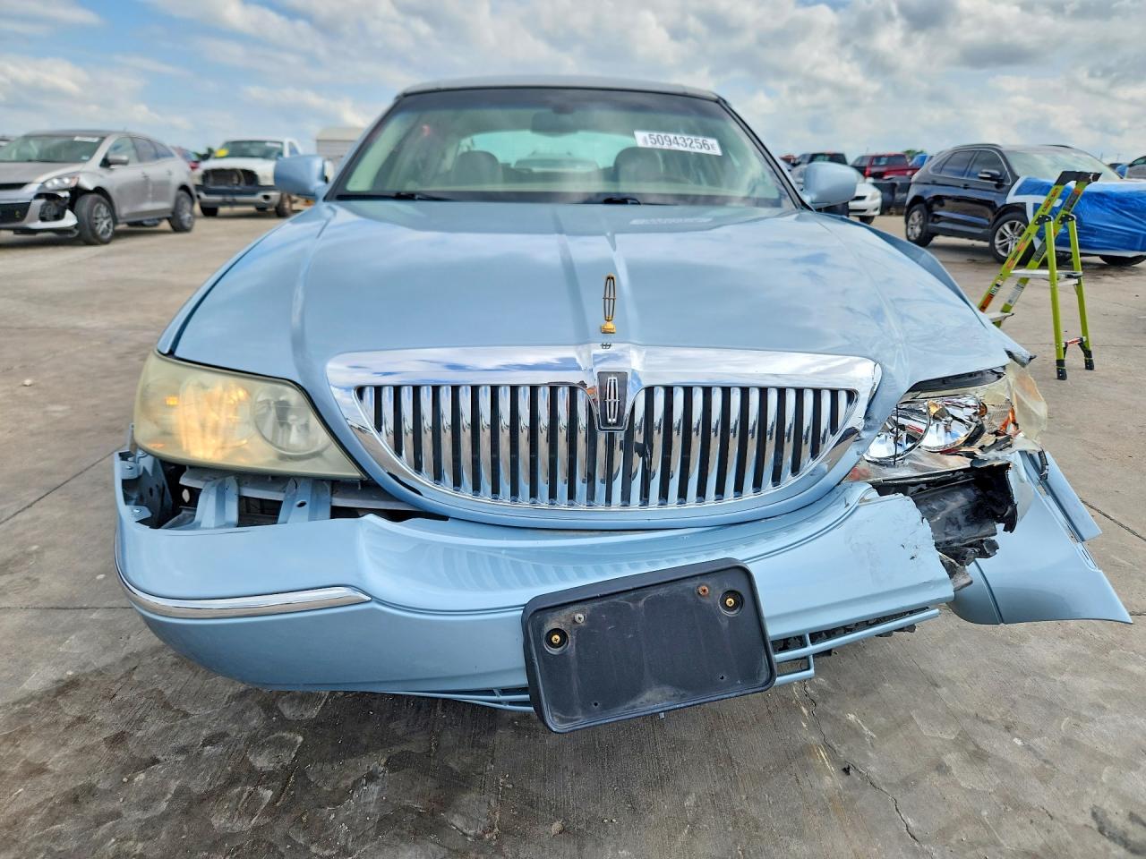 LINCOLN TOWN CAR 2008 — 6