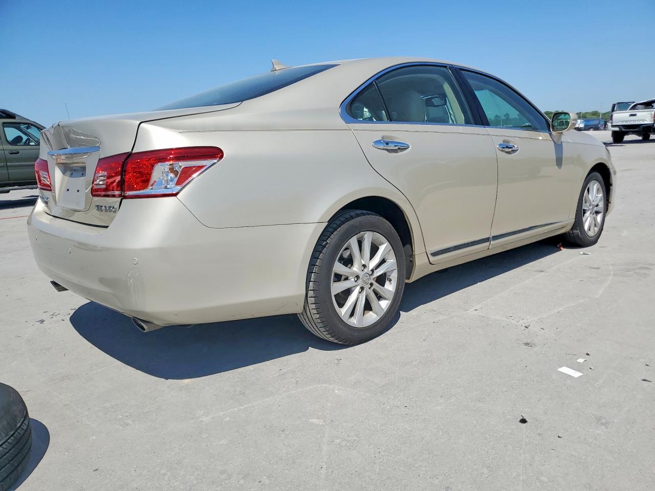 LEXUS ES 2010 — 4