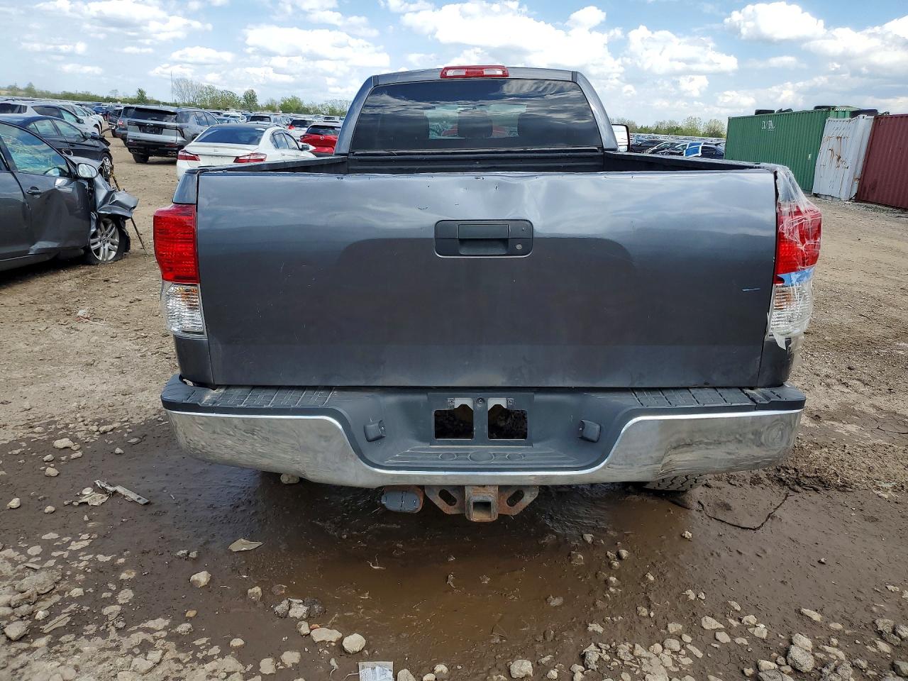 TOYOTA TUNDRA 2011 — 7
