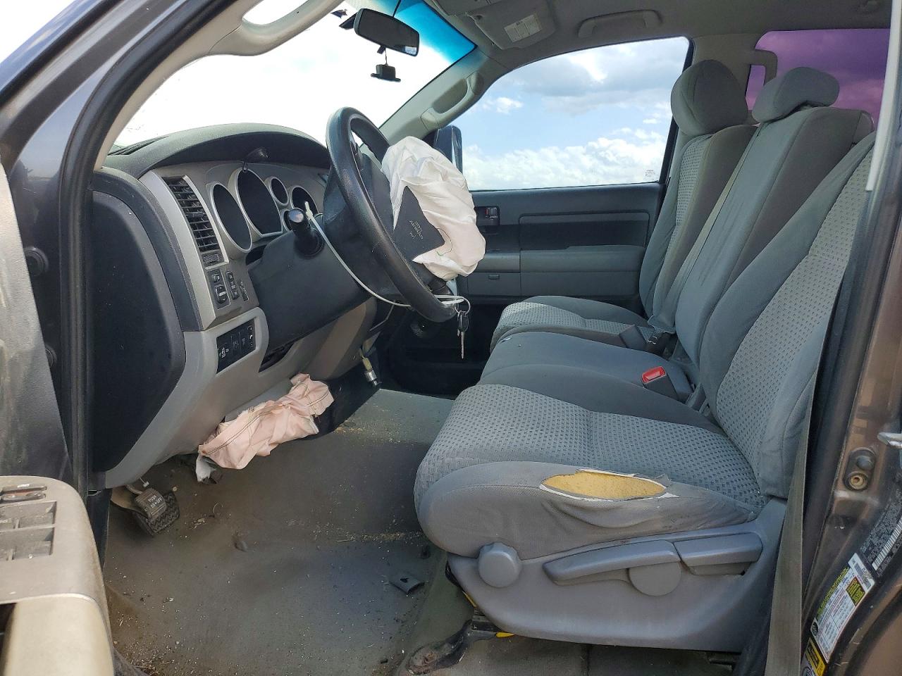 TOYOTA TUNDRA 2011 — 8