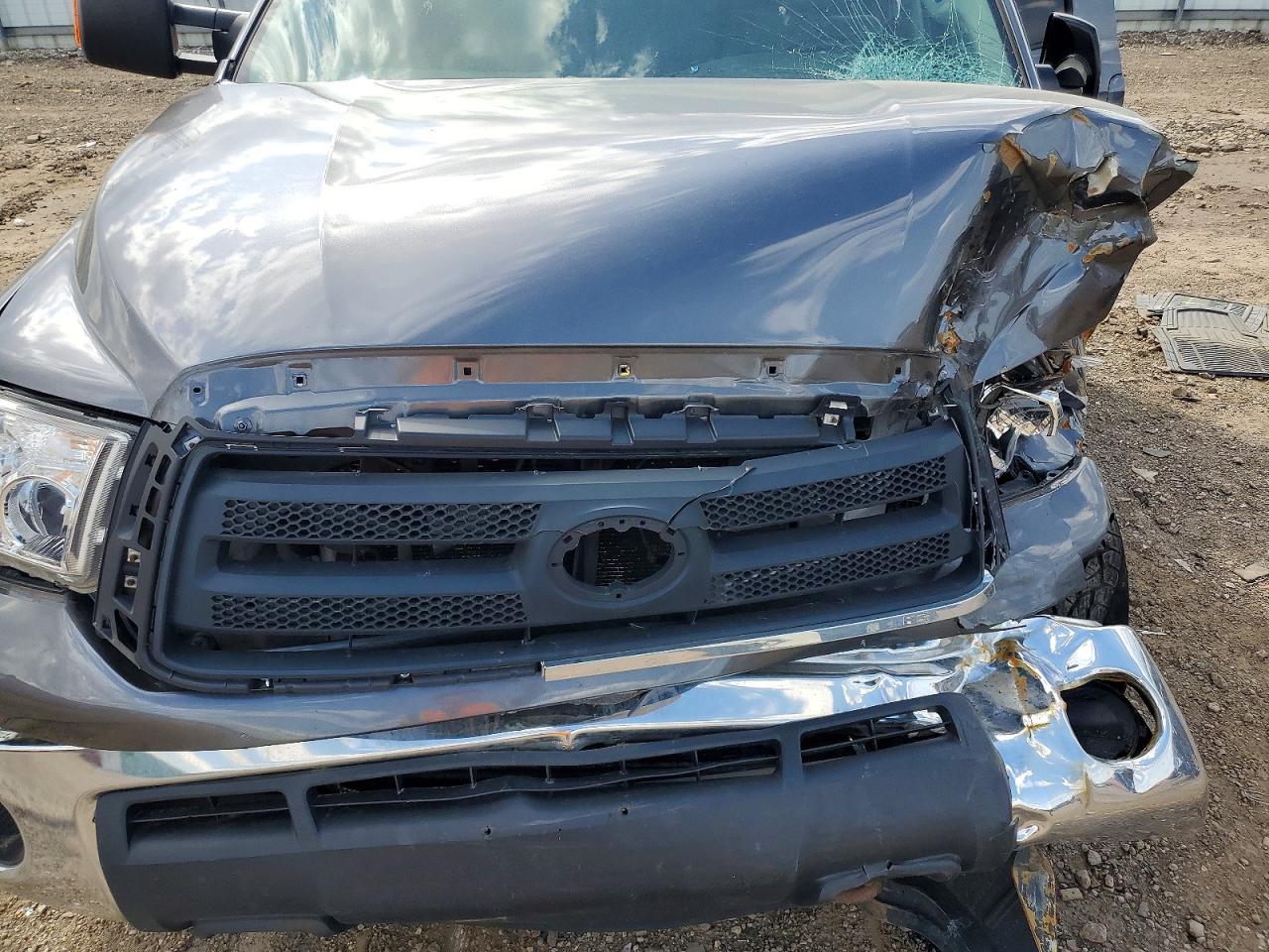 TOYOTA TUNDRA 2011 — 12