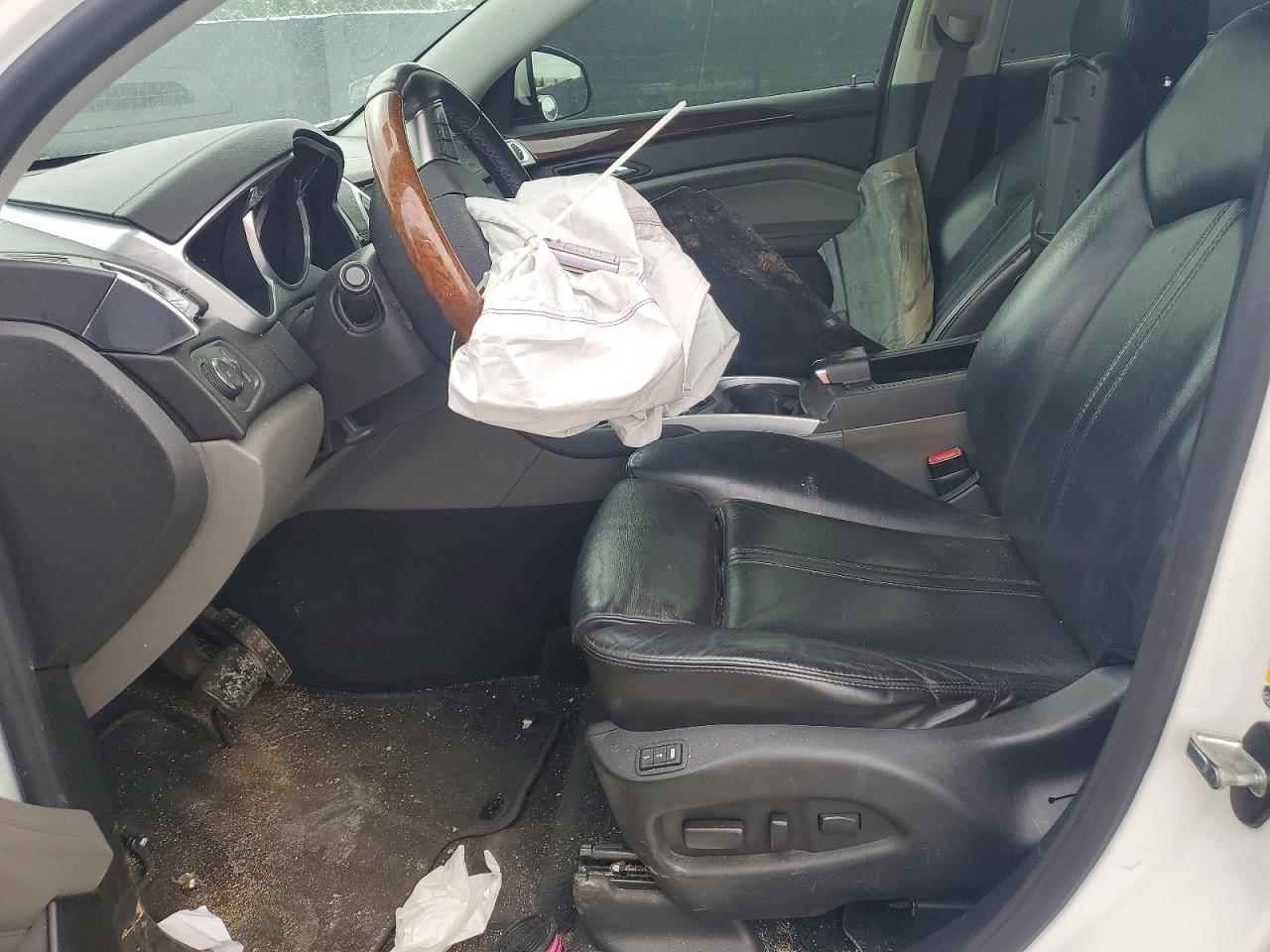 CADILLAC SRX 2011 — 8