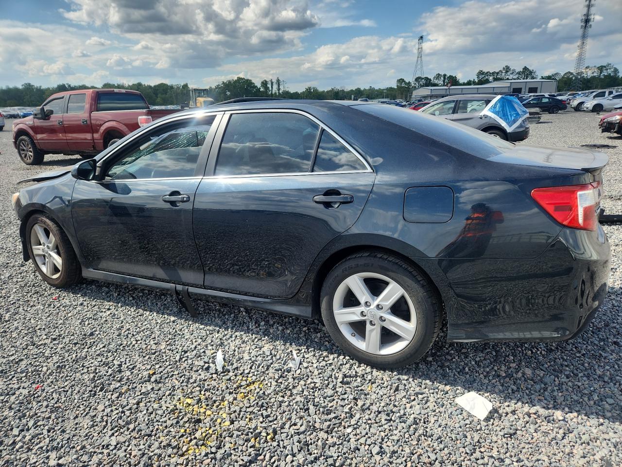 TOYOTA CAMRY 2013 — 3
