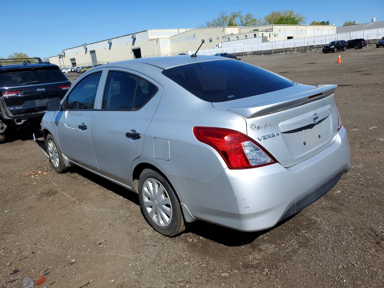 NISSAN VERSA 2018 — 3