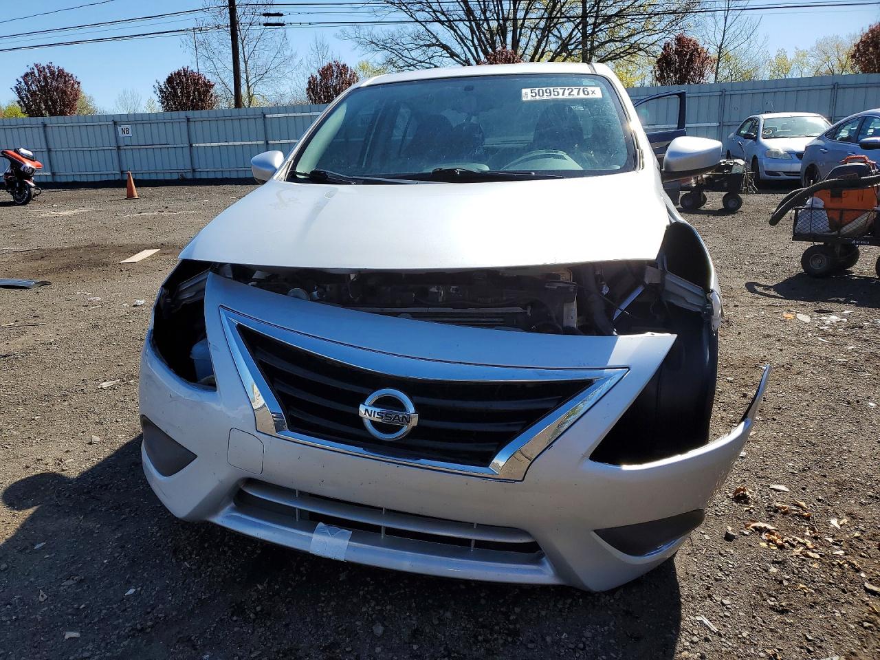 NISSAN VERSA 2018 — 6