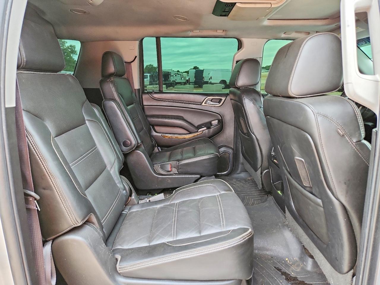 GMC YUKON 2016 — 12