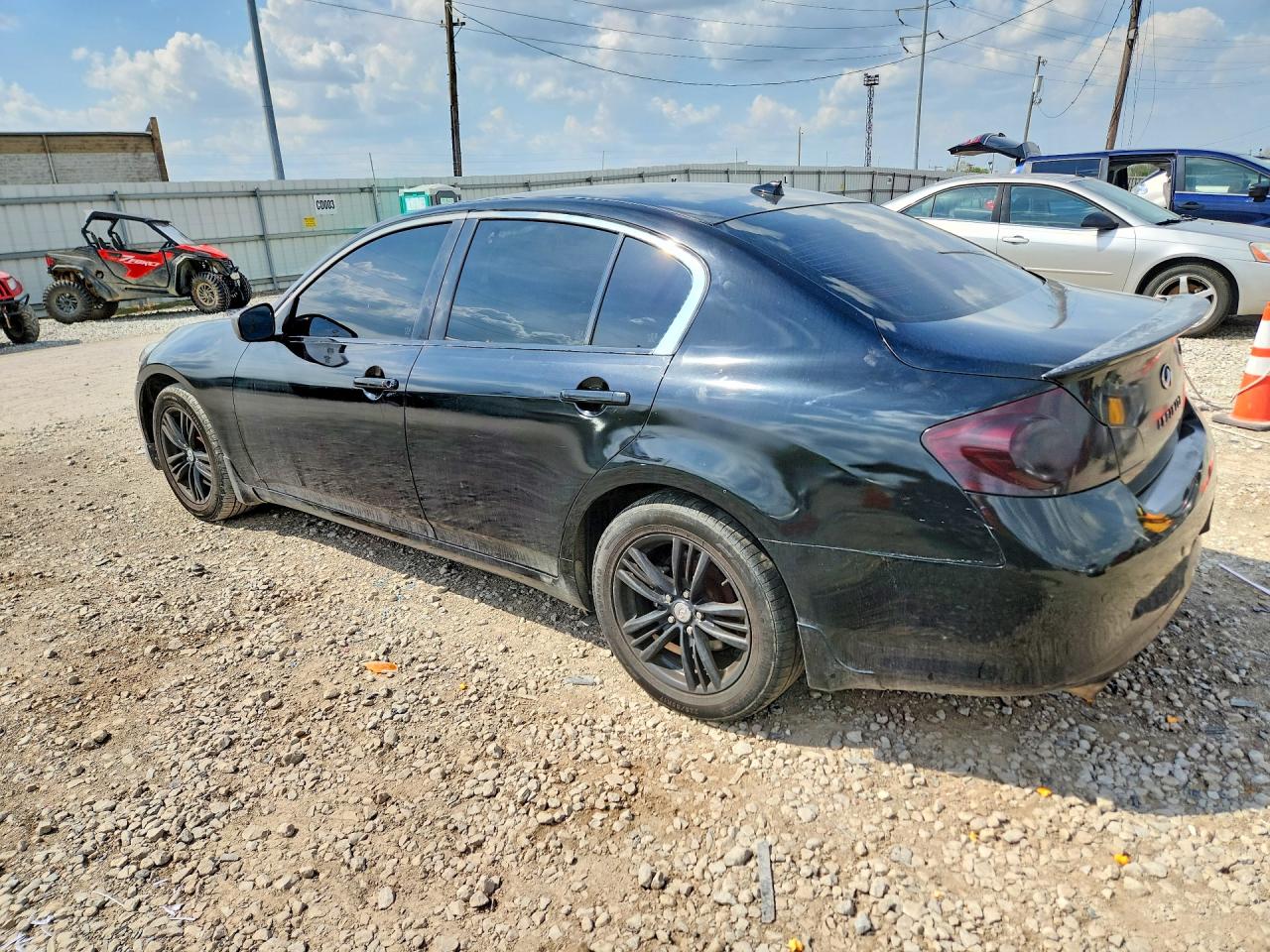 INFINITI G37 SEDAN 2013 — 3