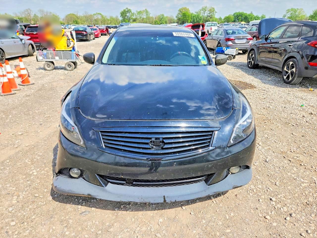 INFINITI G37 SEDAN 2013 — 6
