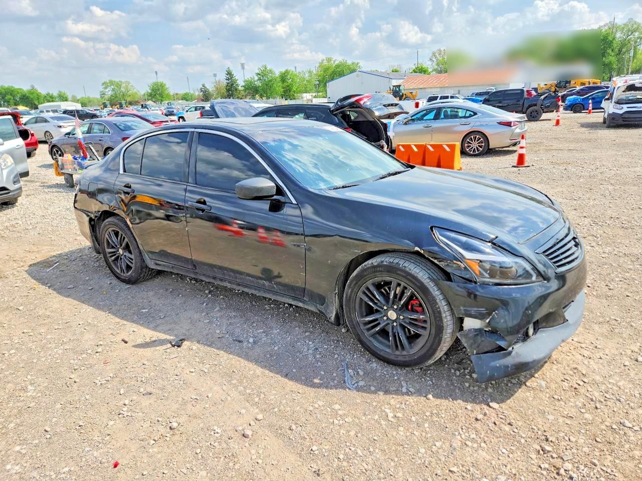 INFINITI G37 SEDAN 2013 — 5