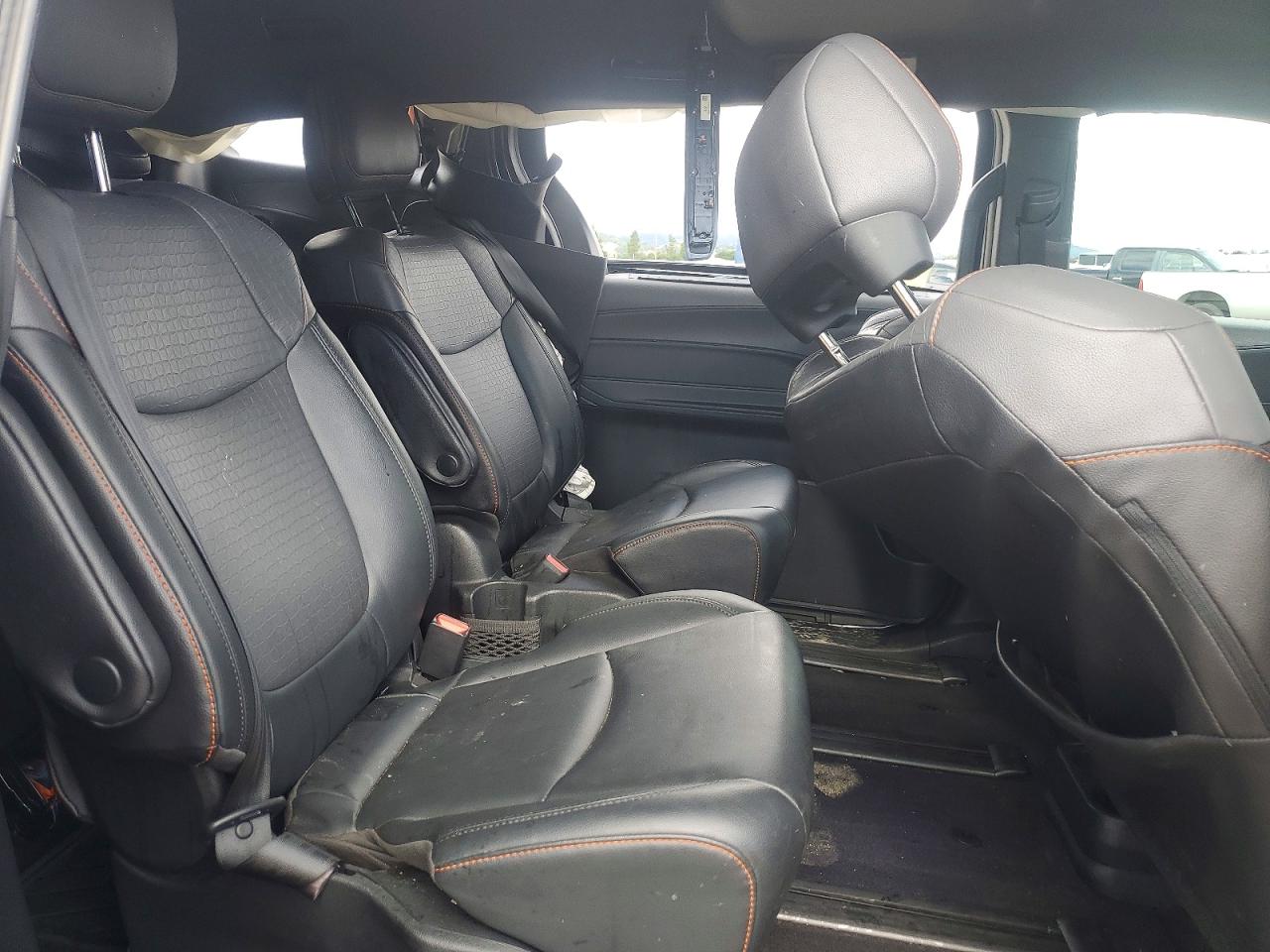 TOYOTA SIENNA 2021 — 12