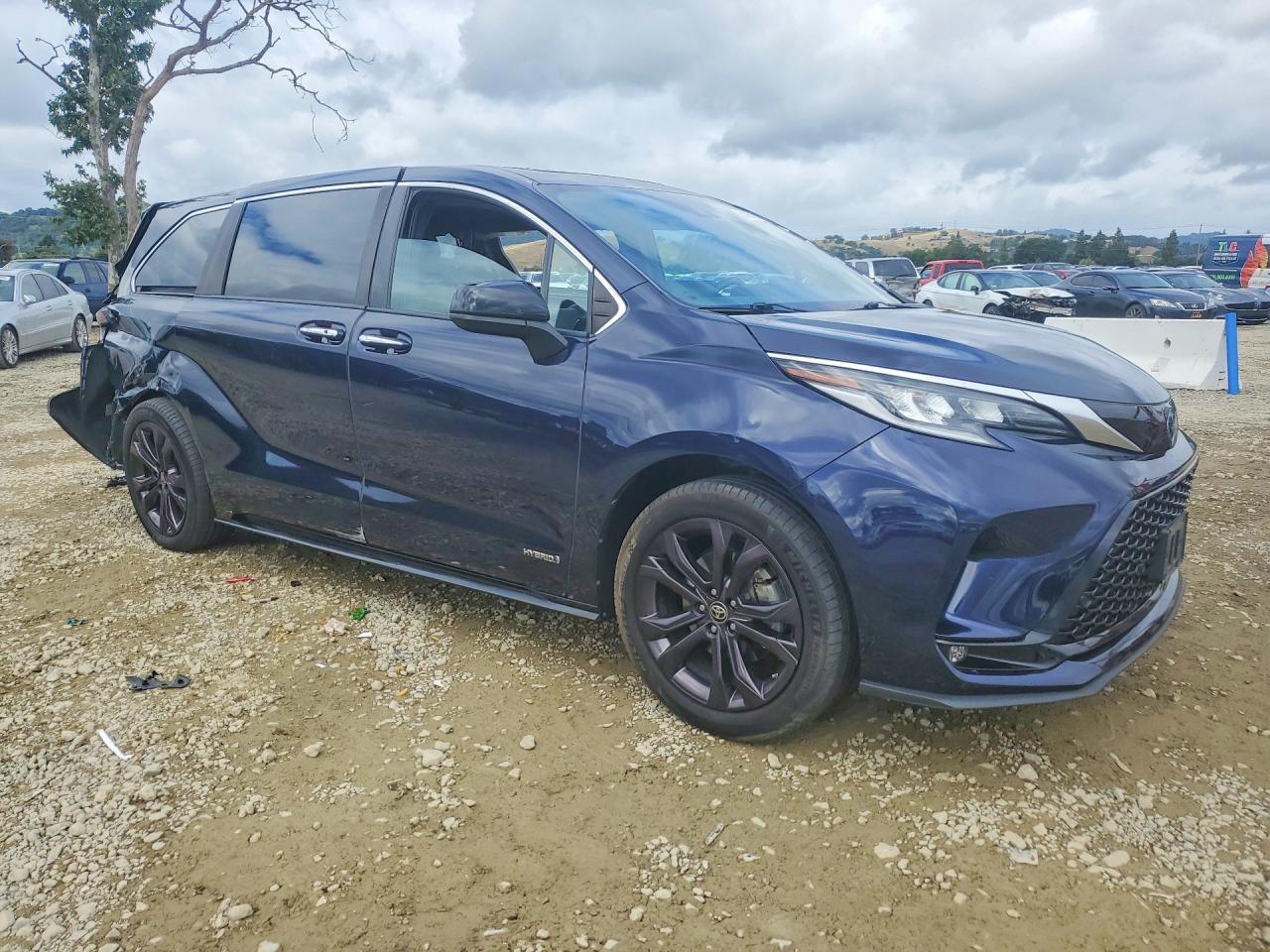 TOYOTA SIENNA 2021 — 5