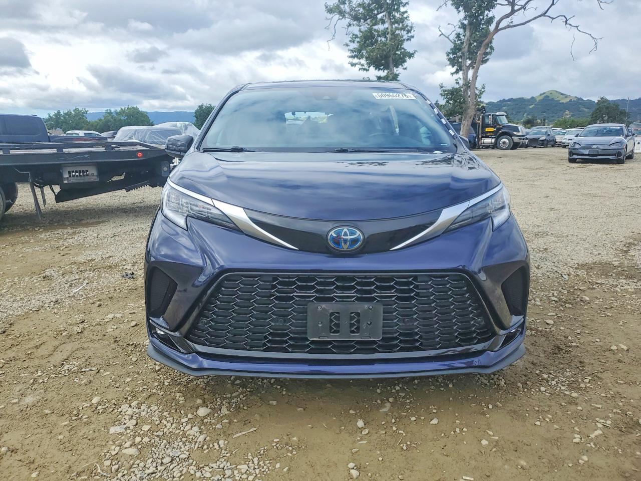 TOYOTA SIENNA 2021 — 6