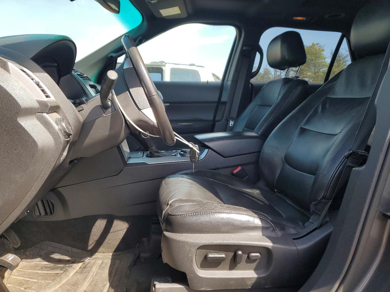 FORD EXPLORER 2012 — 8