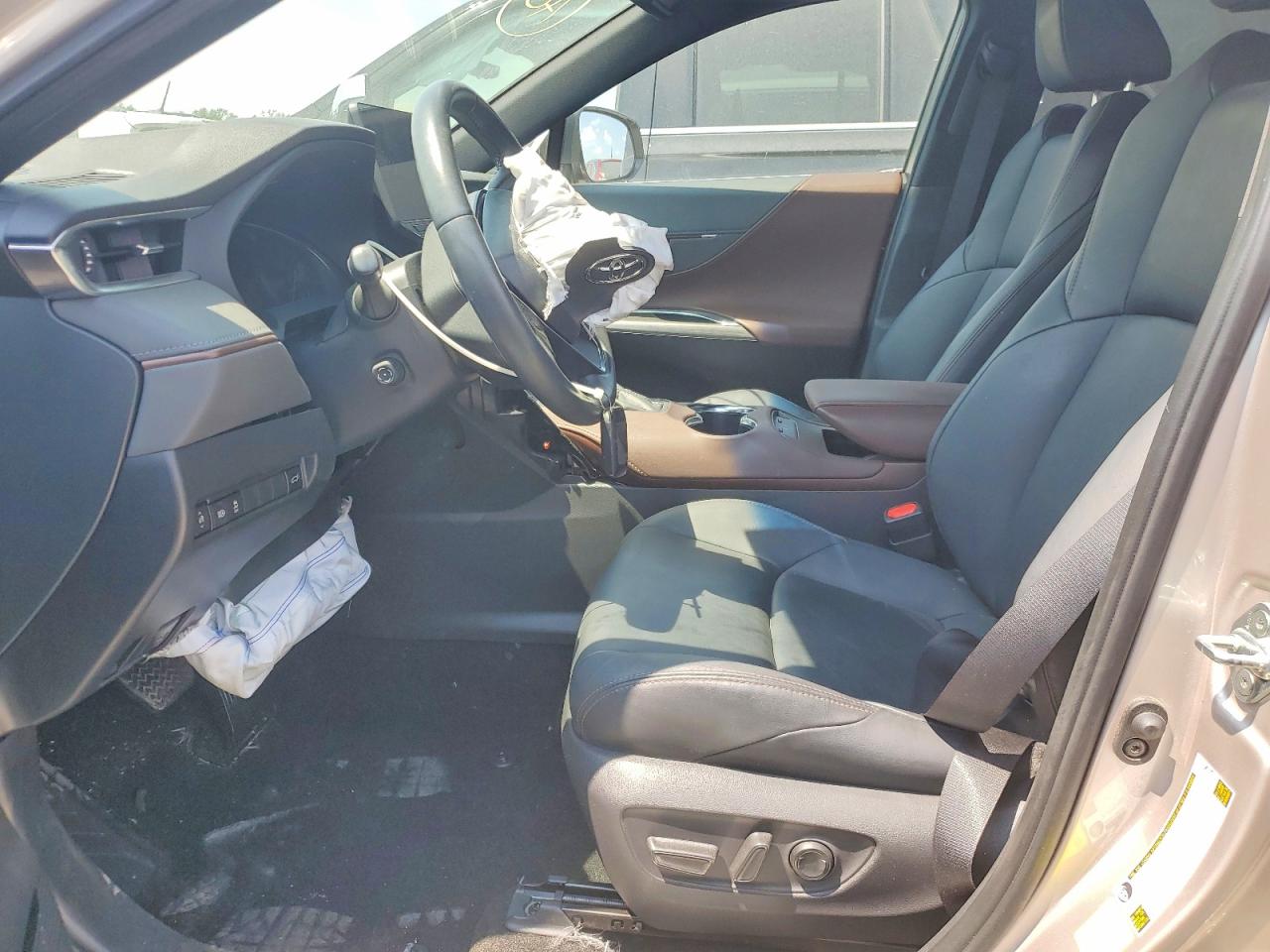 TOYOTA VENZA 2023 — 8