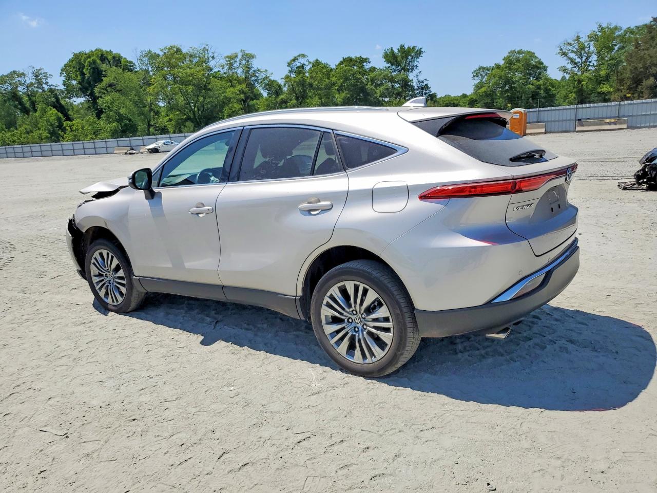 TOYOTA VENZA 2023 — 3