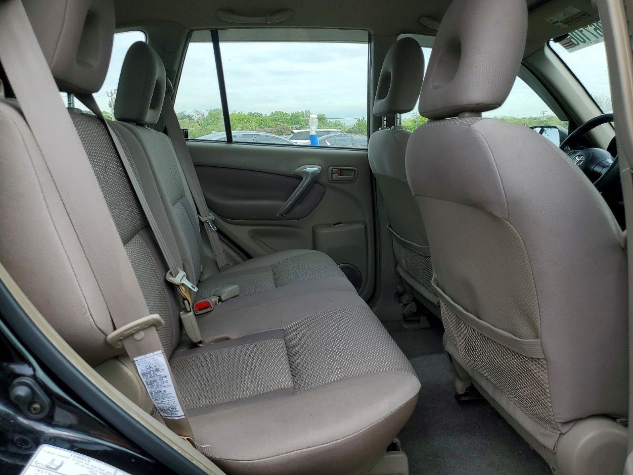 TOYOTA RAV 4 2004 — 12