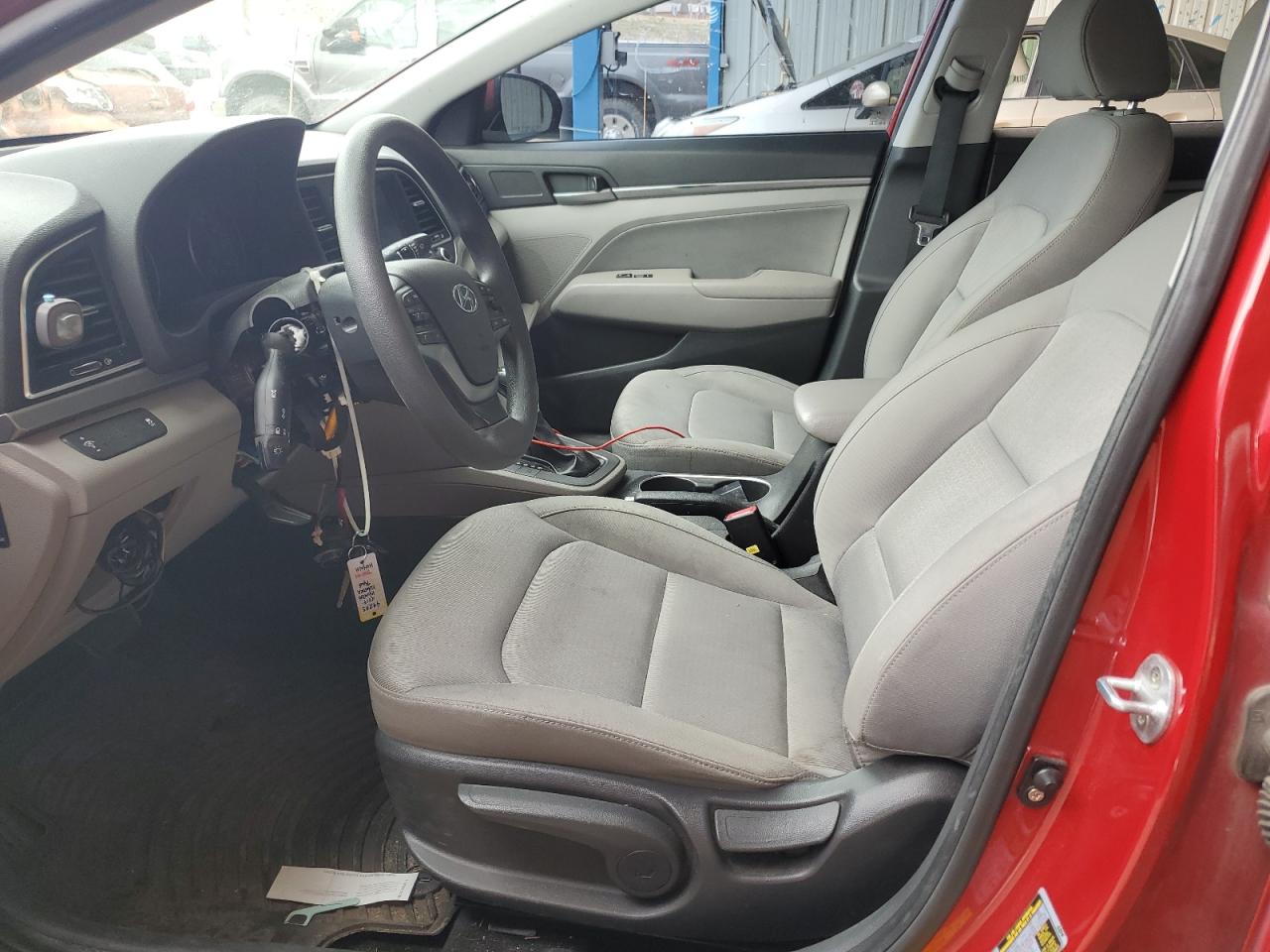HYUNDAI ELANTRA 2017 — 8