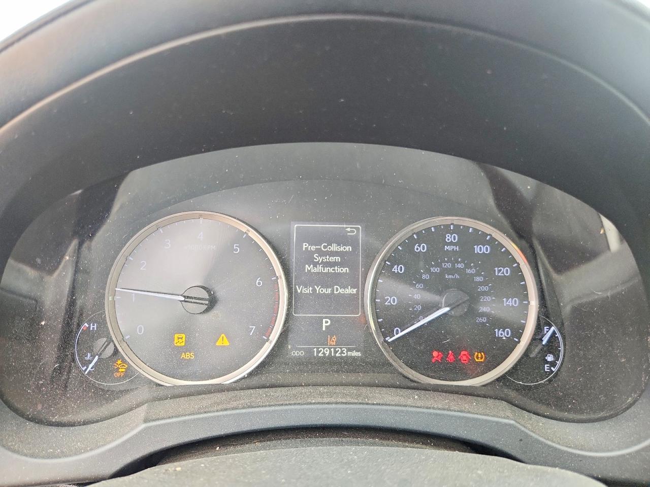 LEXUS IS 2019 — 10