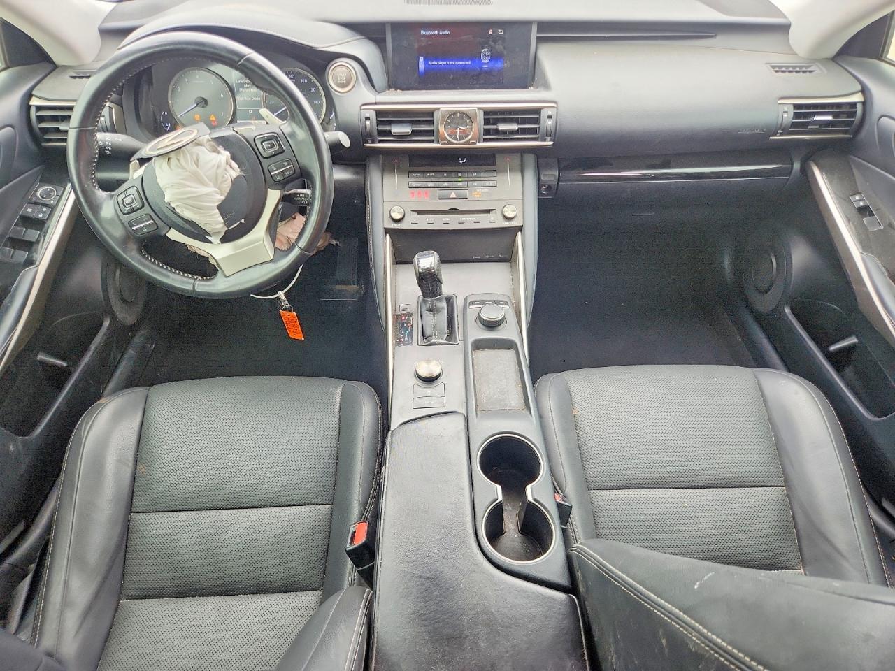 LEXUS IS 2019 — 9