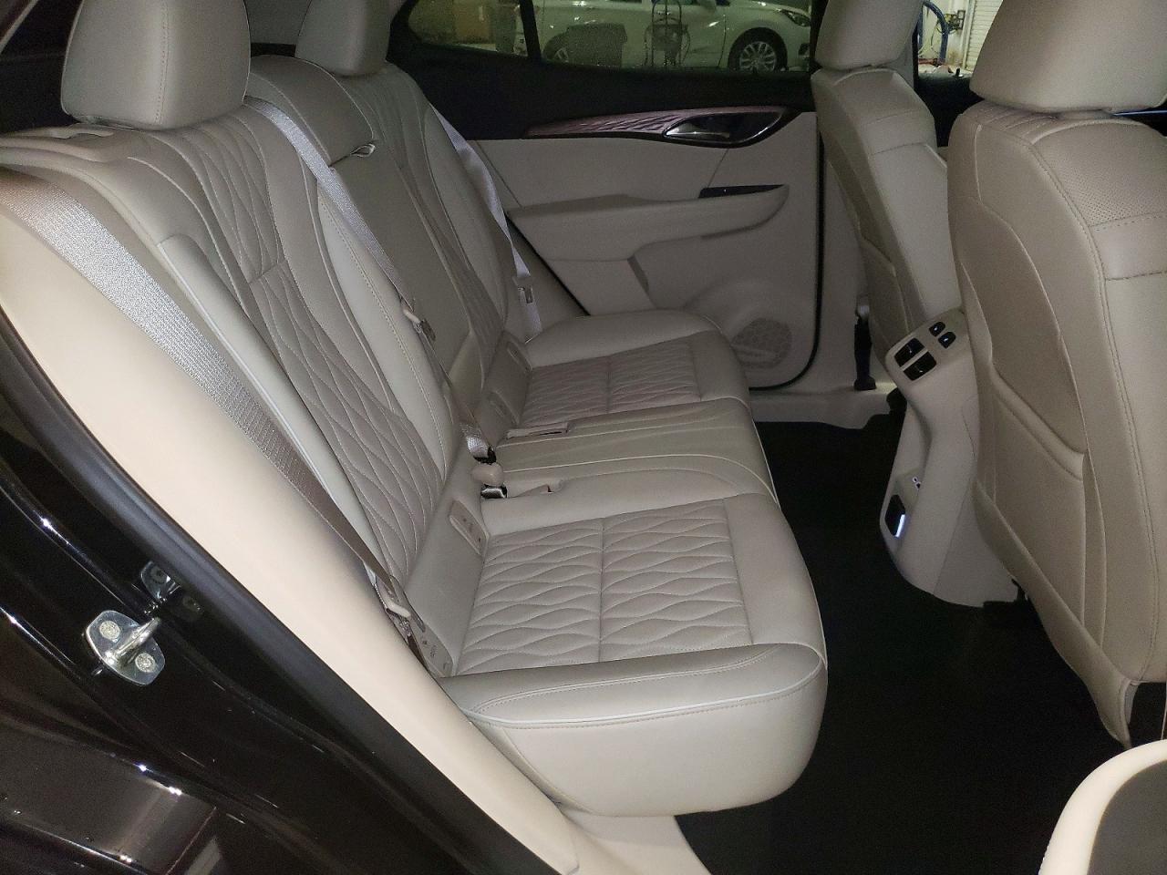 BUICK ENVISION 2023 — 12