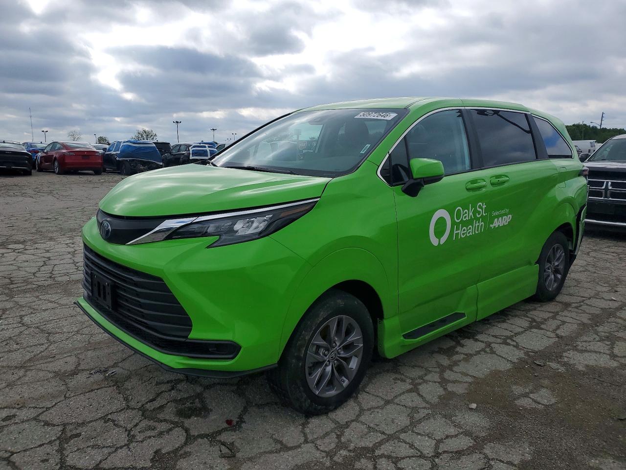 TOYOTA SIENNA 2024 — 2