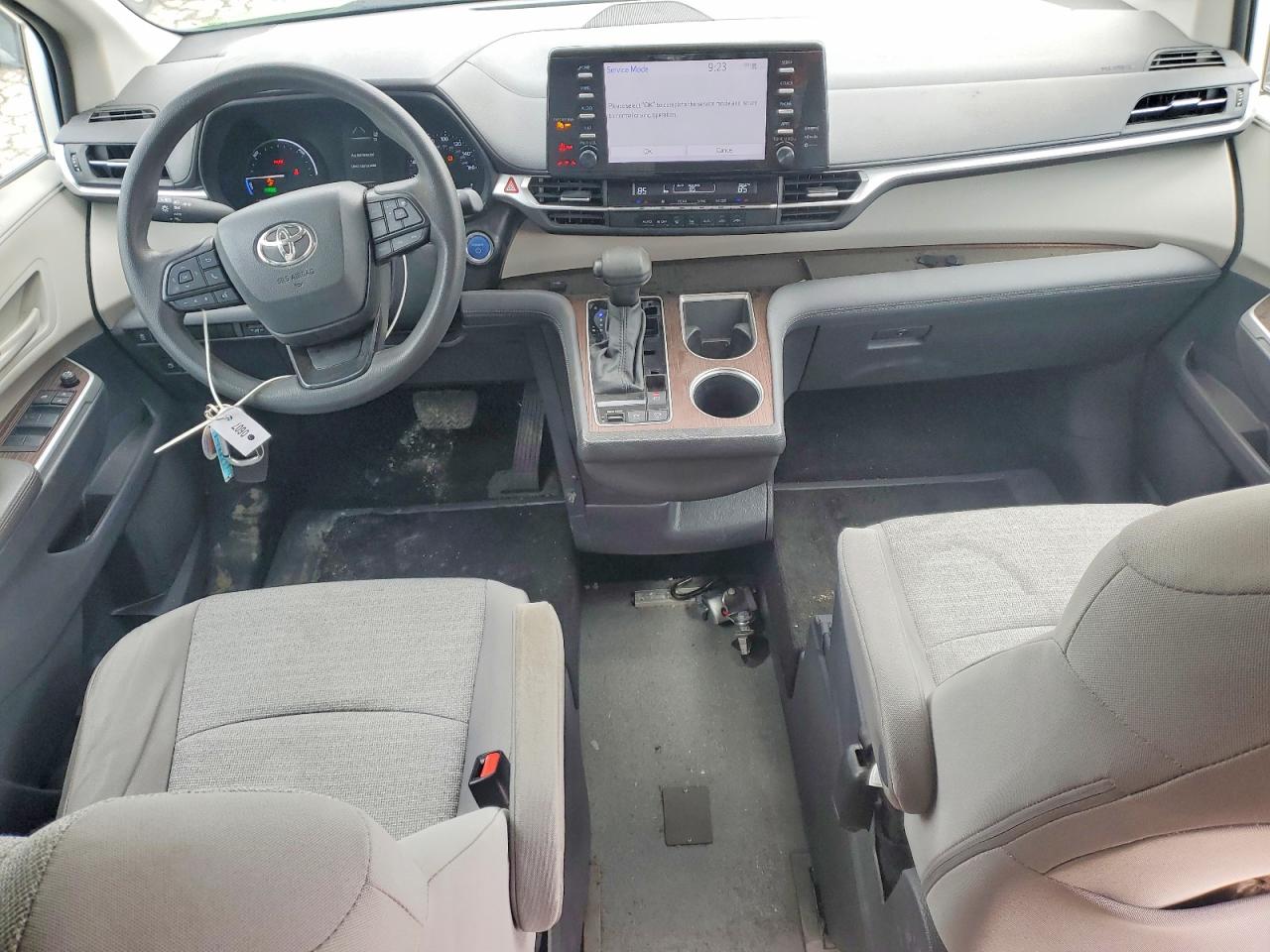TOYOTA SIENNA 2024 — 9