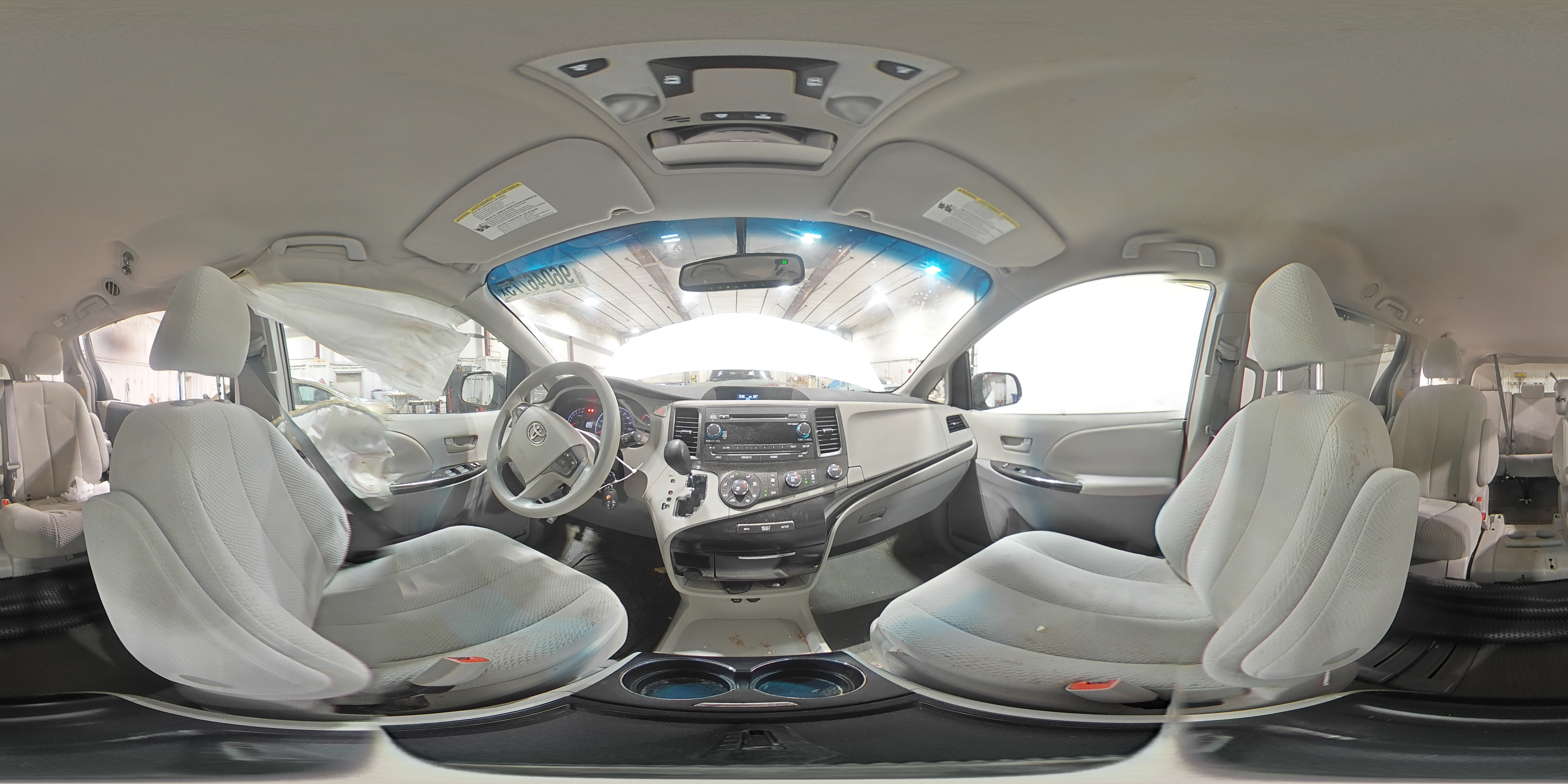 TOYOTA SIENNA 2011 — 15