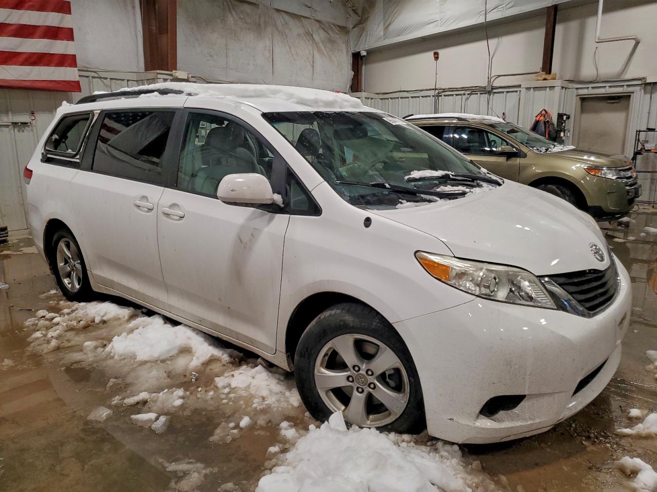 TOYOTA SIENNA 2011 — 5