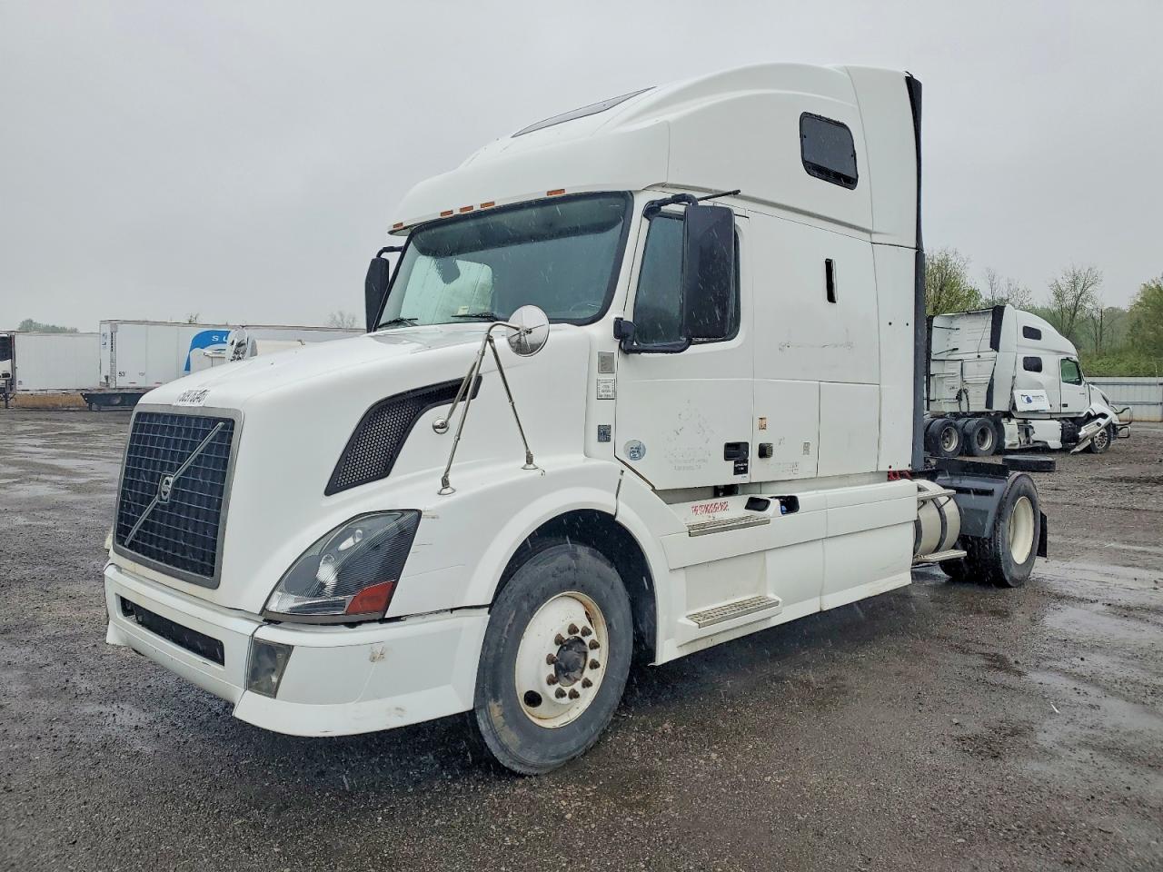 VOLVO VNL 2012 — 3