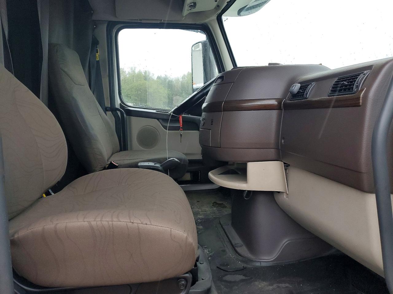 VOLVO VNL 2012 — 6