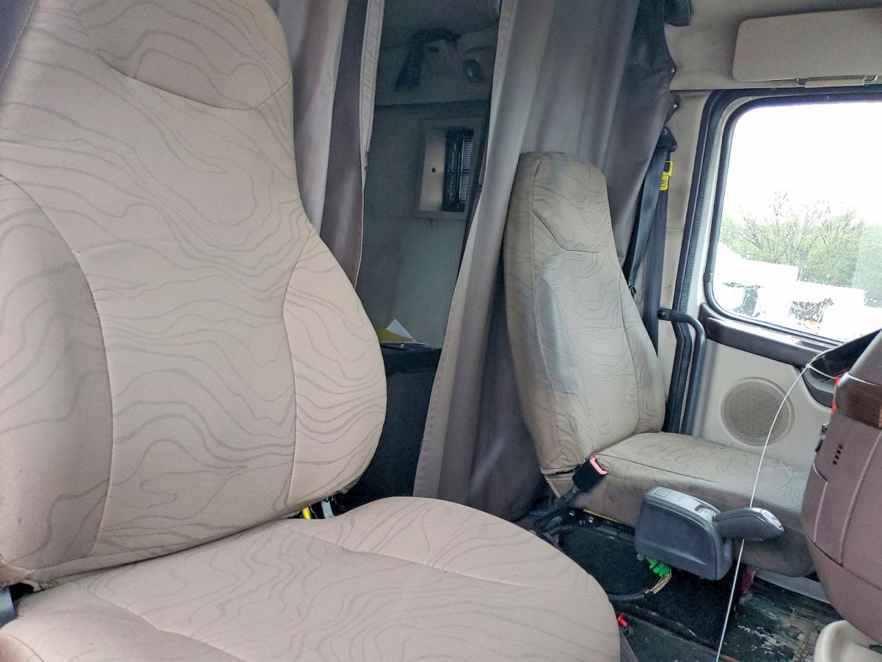 VOLVO VNL 2012 — 7