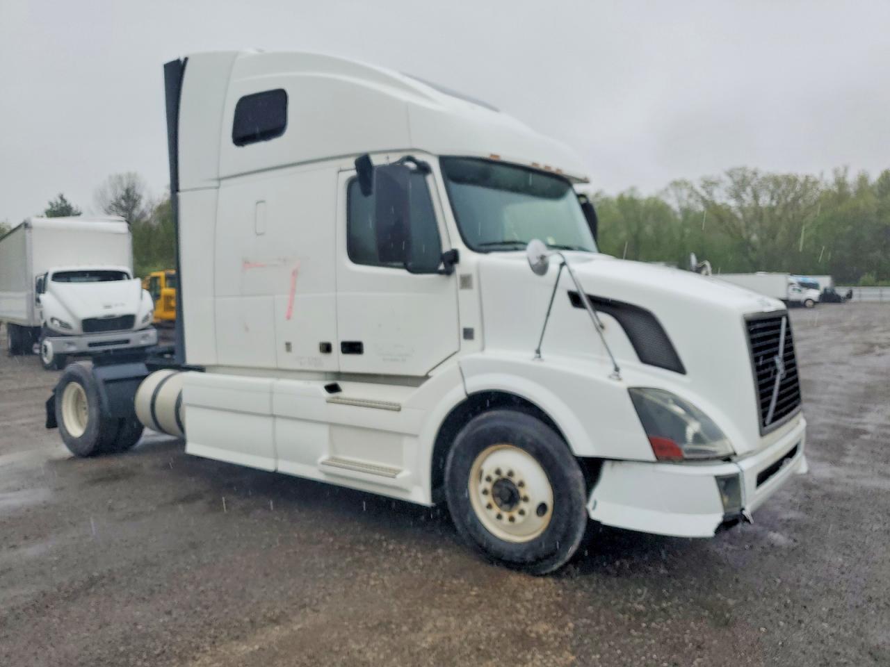 VOLVO VNL 2012 — 2