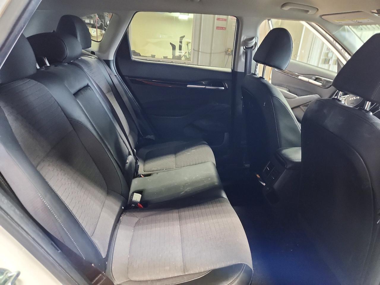 KIA SELTOS 2023 — 12
