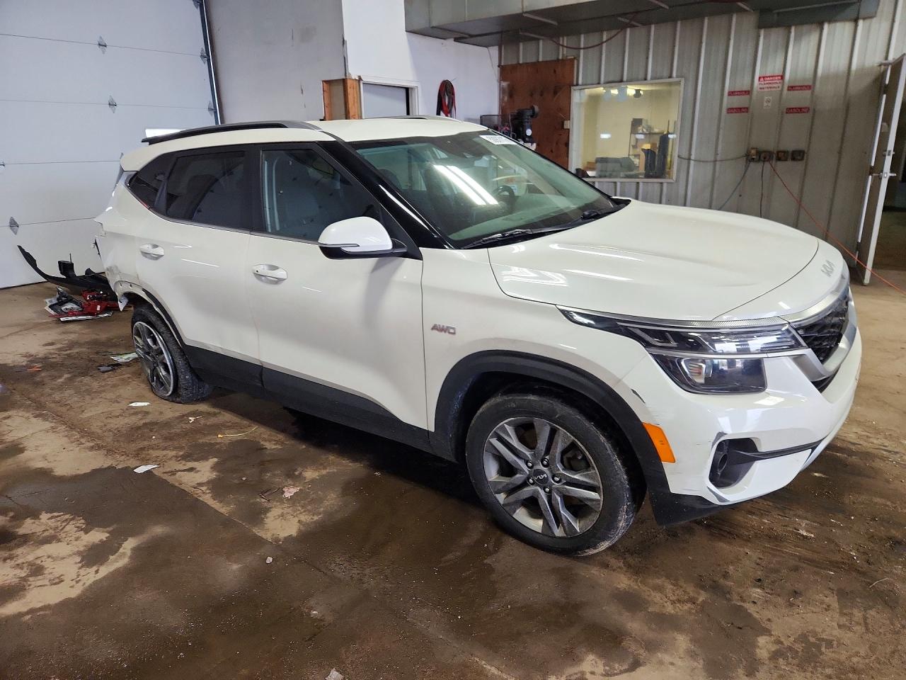 KIA SELTOS 2023 — 5