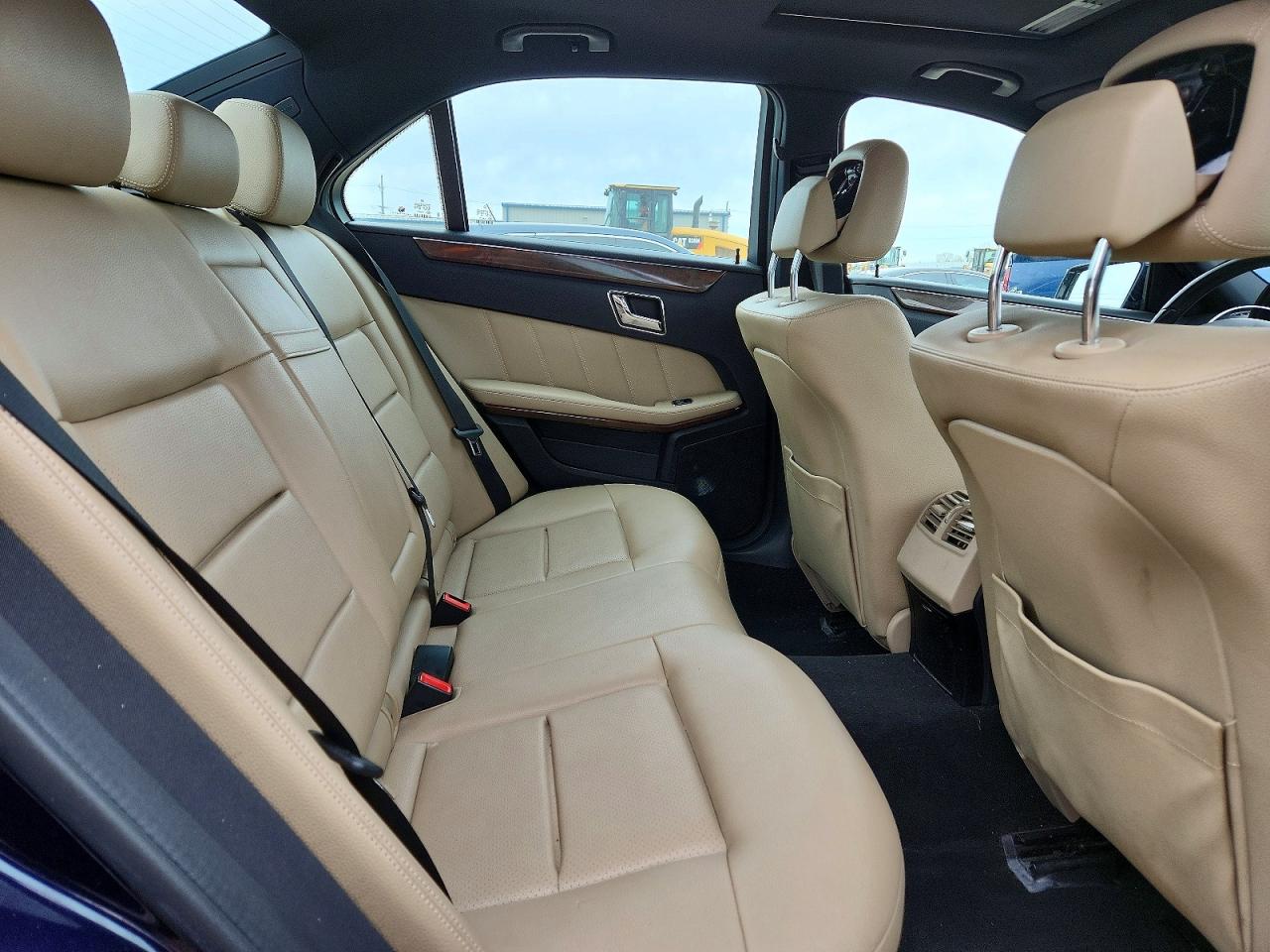 MERCEDES-BENZ E 2011 — 11