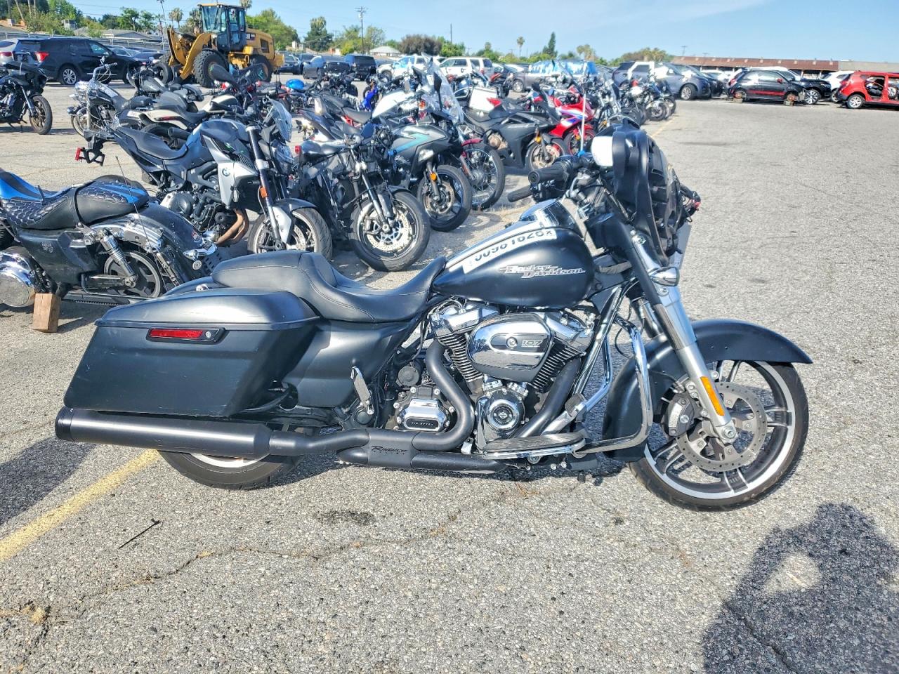 HARLEY-DAVIDSON FLHX 2017 — 2